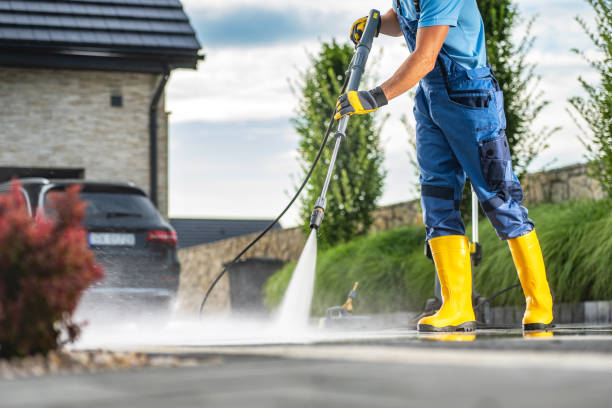 Why Choose Our Certified Pressure Washing Experts for Your Project Needs in Monroe, IA?